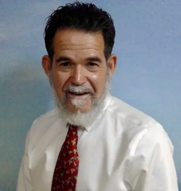 Dr. Ernesto Cruz